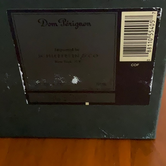 empty 1998 Dom Perignon bottle & box - Picture 3 of 14
